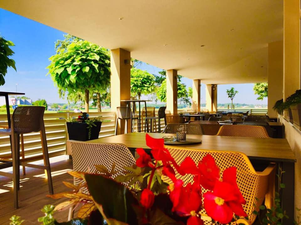 Restavracija In Prenocisca Carda Hotel Martjanci ภายนอก รูปภาพ