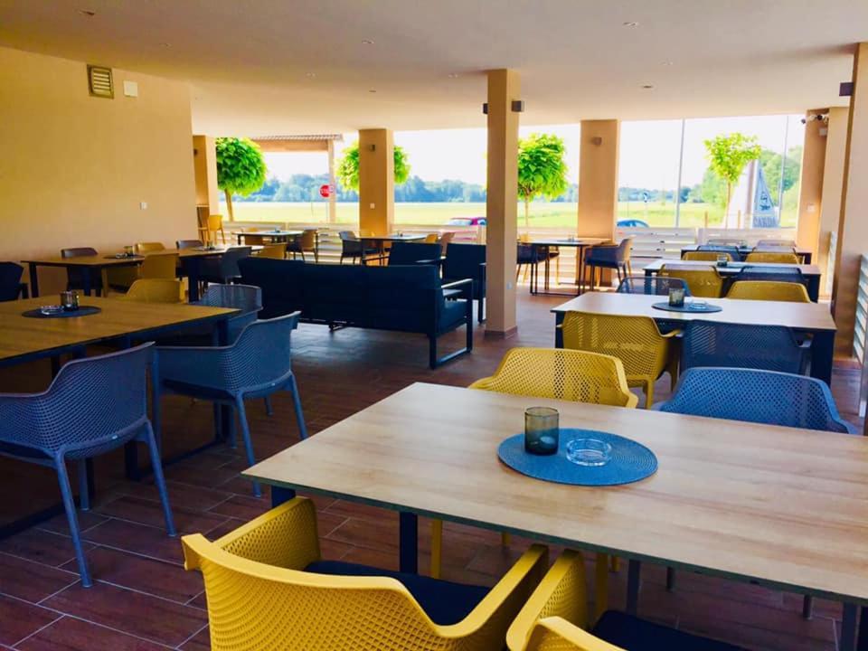 Restavracija In Prenocisca Carda Hotel Martjanci ภายนอก รูปภาพ