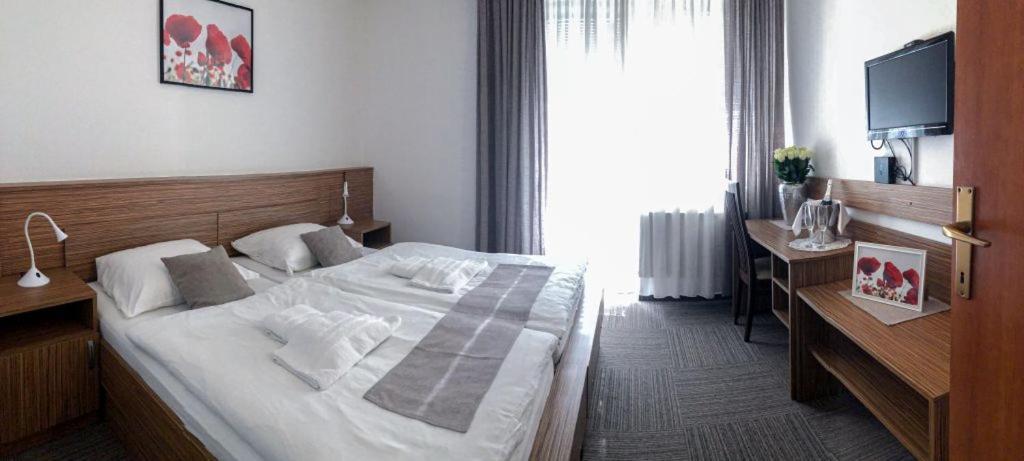 Restavracija In Prenocisca Carda Hotel Martjanci ภายนอก รูปภาพ
