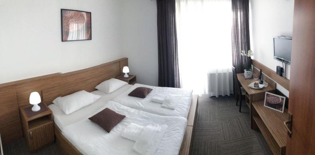 Restavracija In Prenocisca Carda Hotel Martjanci ภายนอก รูปภาพ